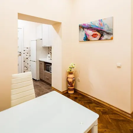 Apartment Leogrand On Stavropigiyska 7 *